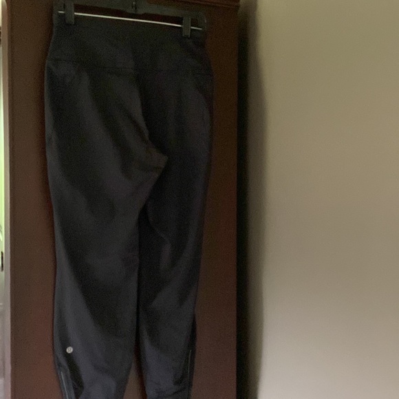 Black Lululemon Joggers 🖤🍋 - Picture 6 of 6